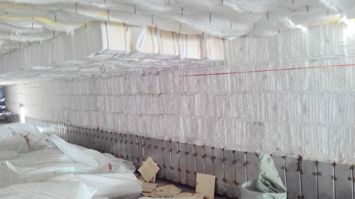 移動(dòng)式隧道窯高溫區陶瓷纖維保溫-火龍耐材提供