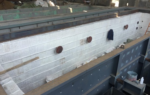 鋅鍋保溫施工中 鋅鍋保溫施工中